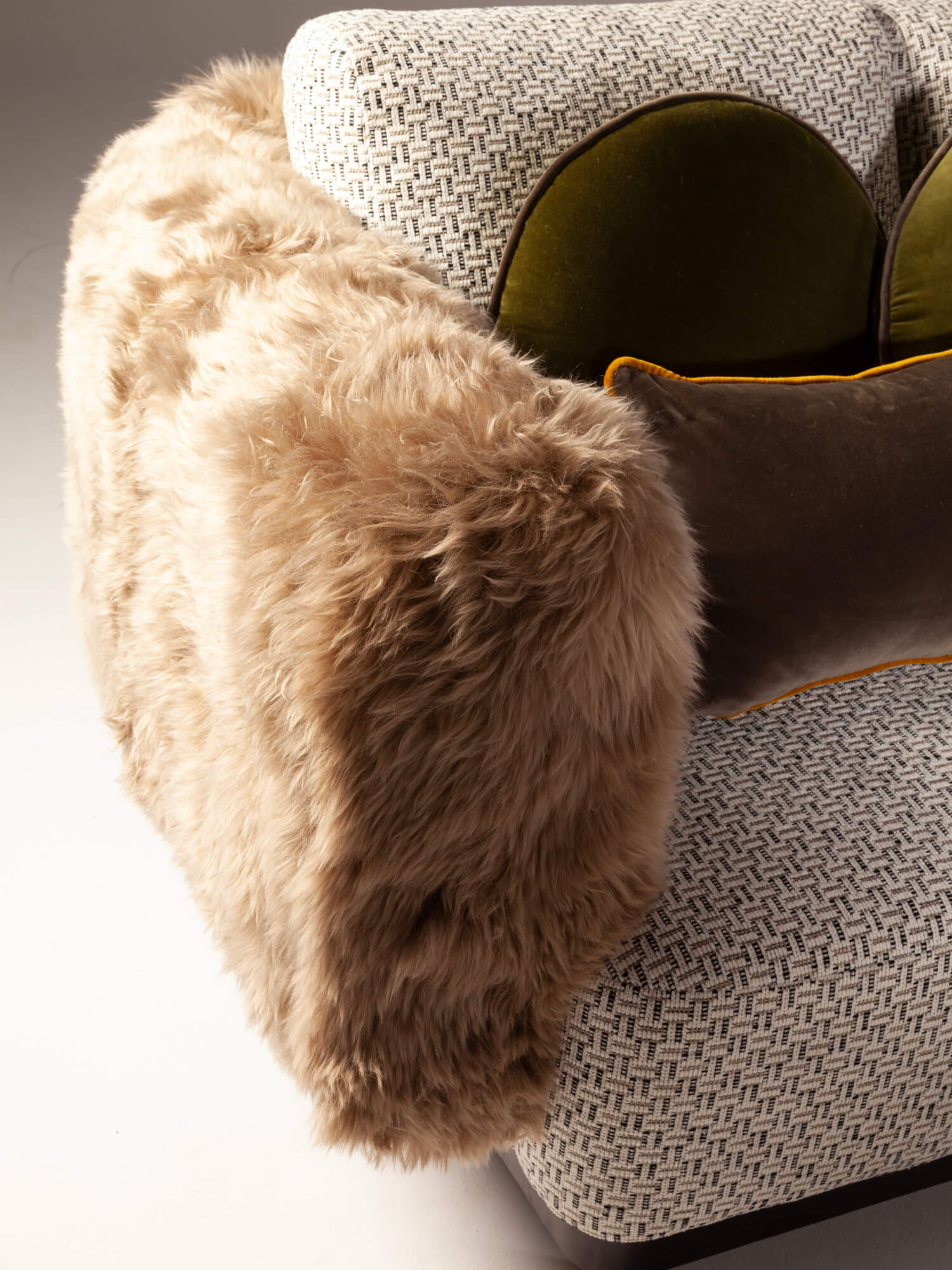 4.-single-man-sofa-detail2 7 4.-single-man-sofa-detail2 4. single man sofa detail2